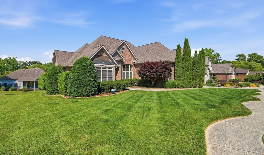 9219 Crystal Brook Dr, Apison, TN 37302 - 5 Beds, 4 Bath