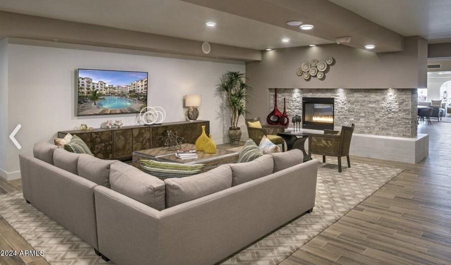 2511 W QUEEN CREEK Rd 379, Chandler, AZ 85248 - 1 Beds, 2 Bath