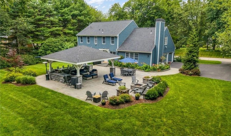 91 Woodridge Dr, North Kingstown, RI 02874 - 4 Beds, 3 Bath