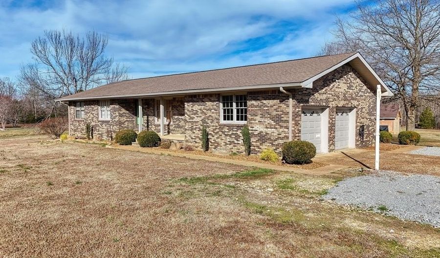 628 Tom White Rd, Big Sandy, TN 38221 - 3 Beds, 2 Bath