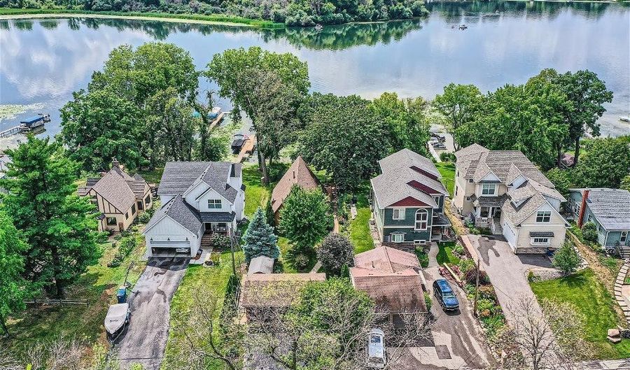 169 Peninsula Rd, Medicine Lake, MN 55441 - 3 Beds, 3 Bath