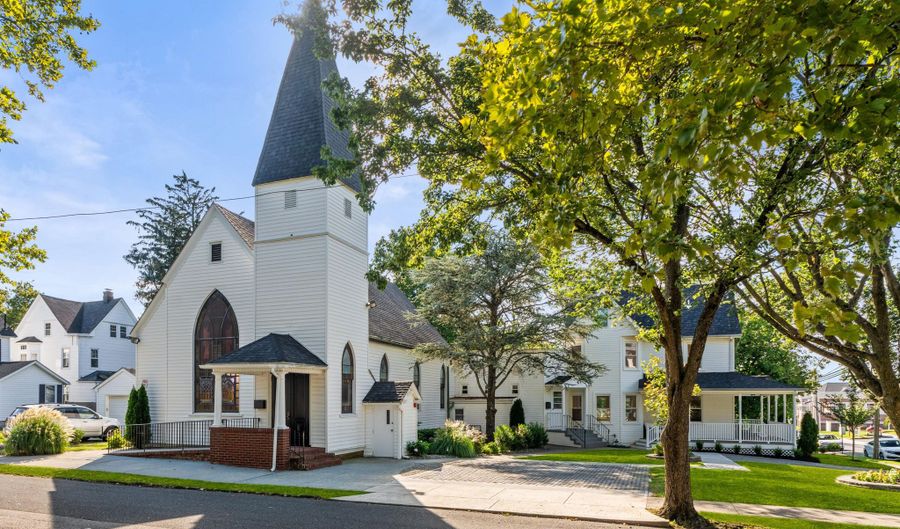 73 3rd Ave, Atlantic Highlands, NJ 07716 - 6 Beds, 5 Bath