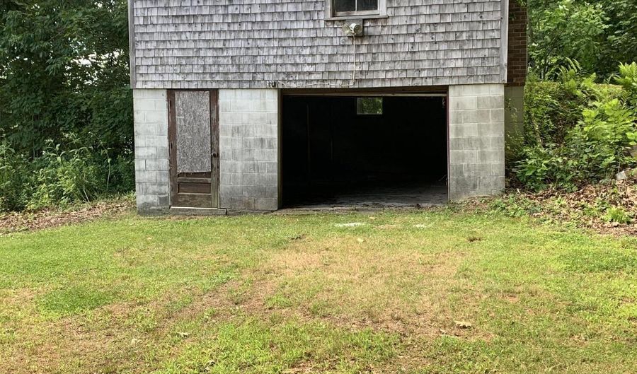 69 Chaples Rd, Appleton, ME 04862 - 2 Beds, 2 Bath
