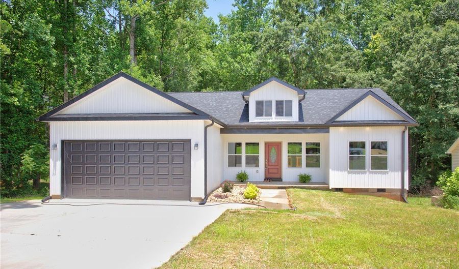 223 Maple Dr, Anderson, SC 29621 - 3 Beds, 2 Bath
