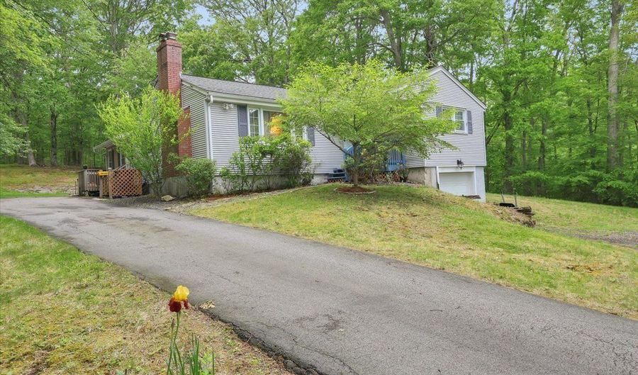 814 Wrights Mill Rd, Coventry, CT 06238 - 3 Beds, 1 Bath