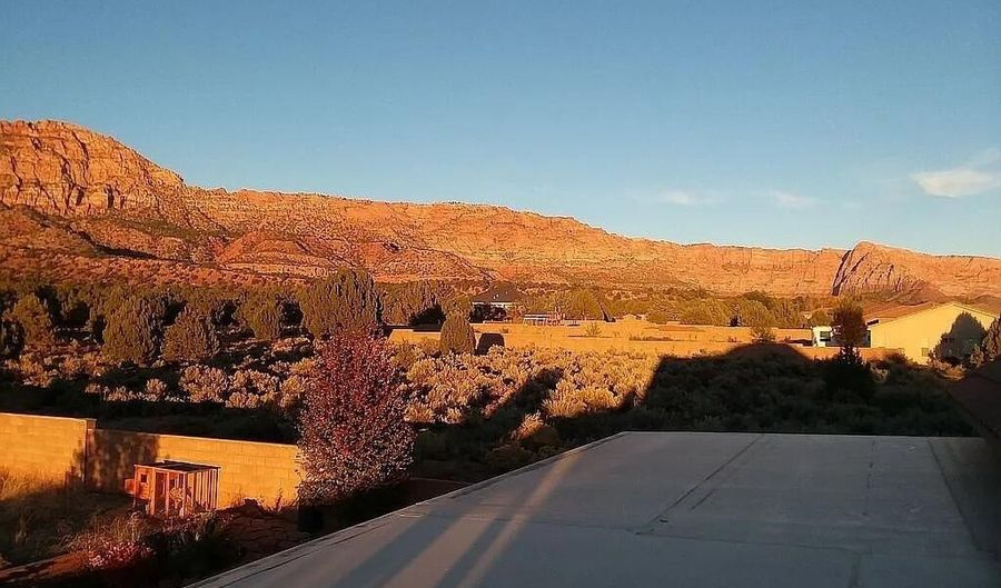 1123 E BIG PINION Ln, Apple Valley, UT 84737 - 5 Beds, 3 Bath