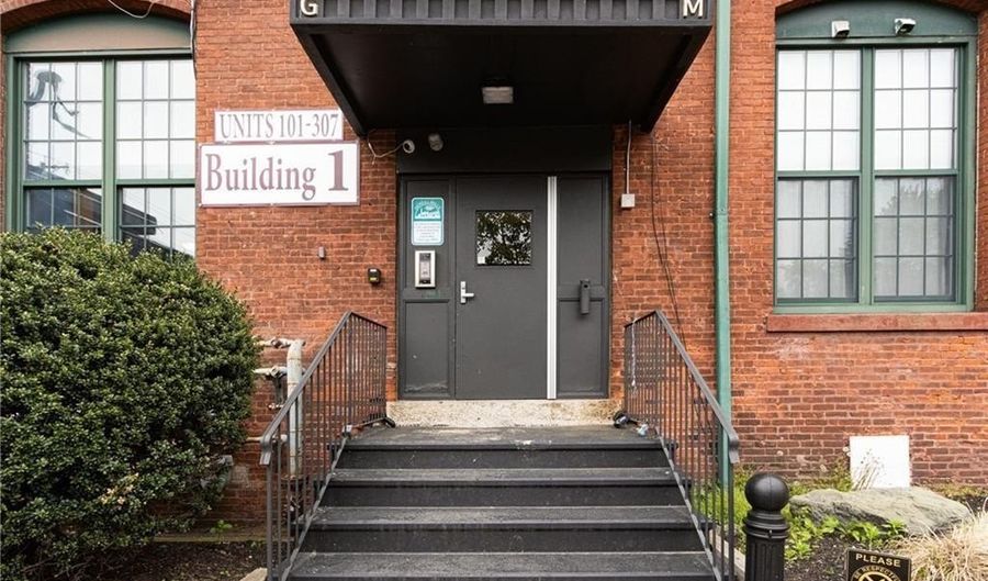 1117 Douglas Ave 103, North Providence, RI 02904 - 2 Beds, 1 Bath