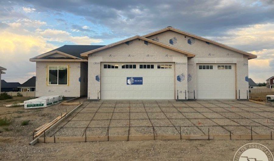 595 Chino Cir, Billings, MT 59105 - 3 Beds, 2 Bath