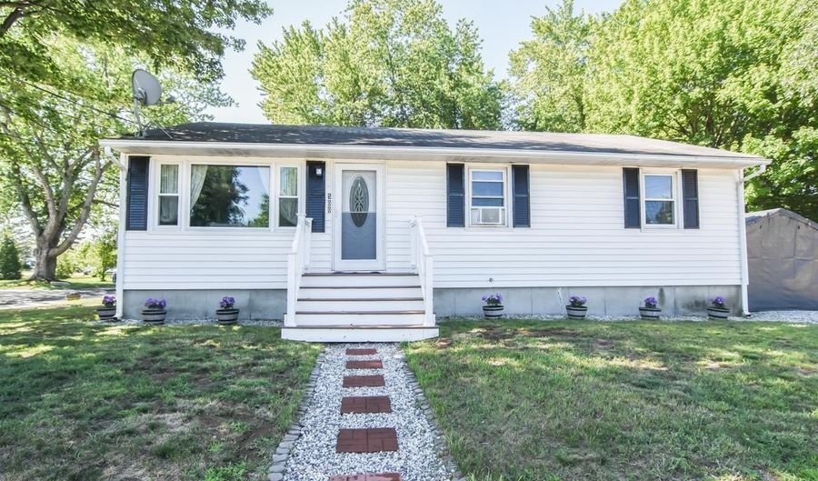 500 Donald St, Bedford, NH 03110 - 3 Beds, 1 Bath