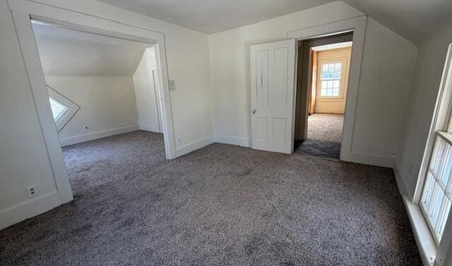 351 W W Buckeye St. Ave, Ada, OH 45810 - 5 Beds, 2 Bath