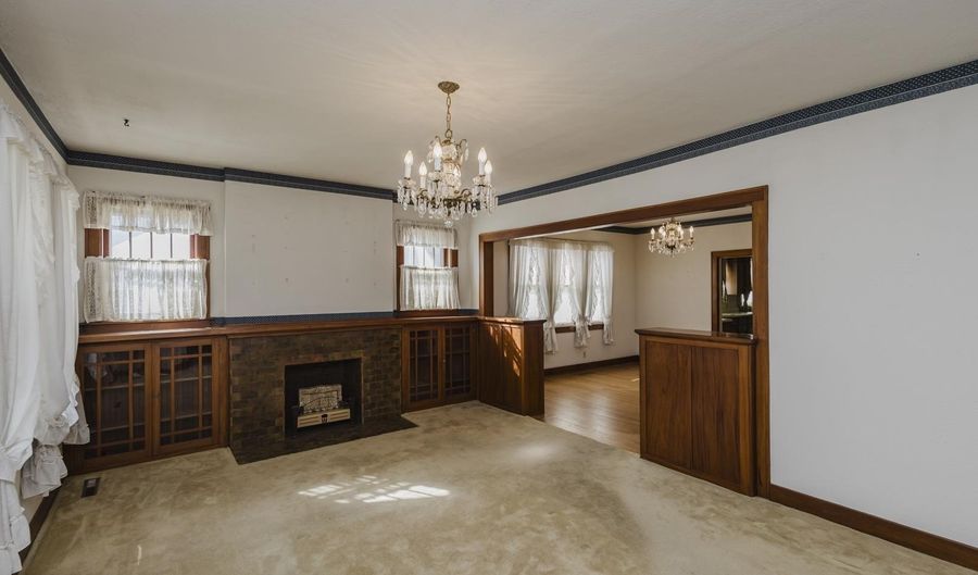 1147 State St, Augusta, KS 67010 - 4 Beds, 2 Bath