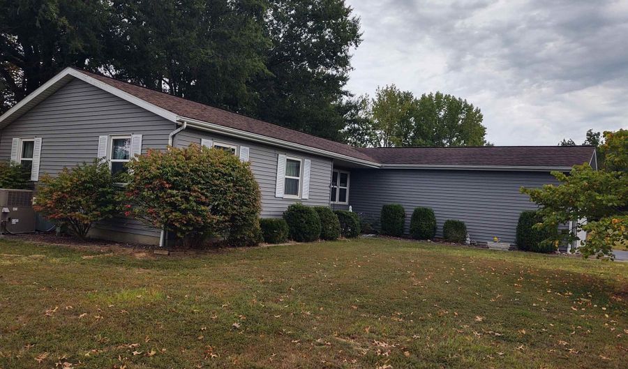 110 Stork St, Anna, IL 62906 - 3 Beds, 2 Bath