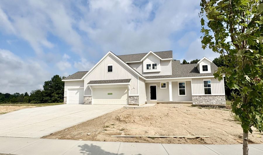 8309 Kettle Hill Ct SE, Alto, MI 49302 - 4 Beds, 3 Bath