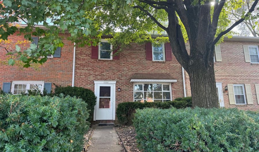 1920 ANDRE Ct, Reading, PA 19610 - 3 Beds, 3 Bath