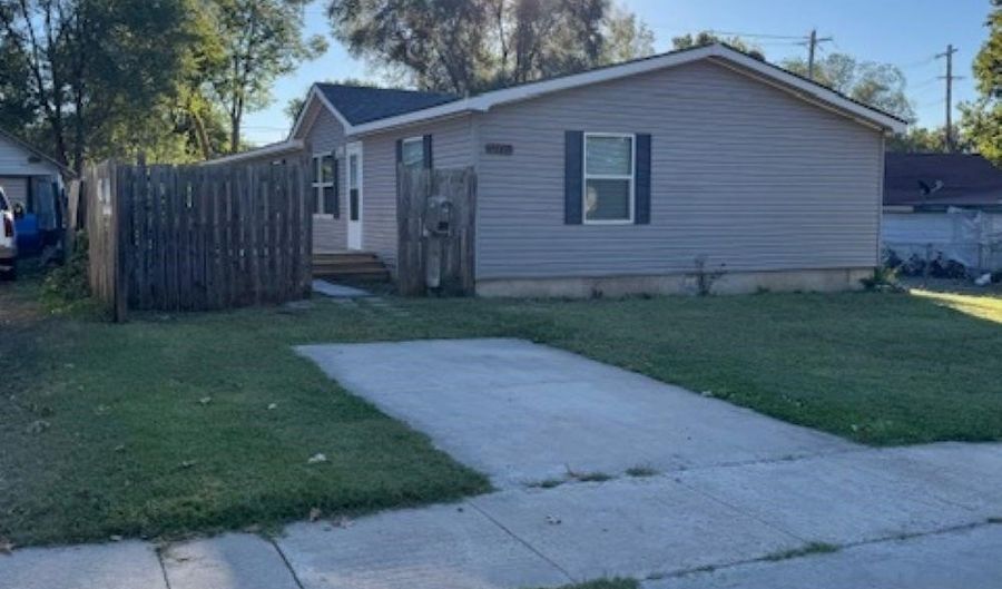 1110 Osage St, Augusta, KS 67010 - 4 Beds, 3 Bath