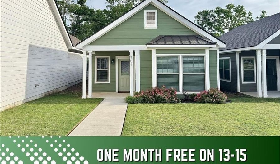 707 NE Heights Ln, Bentonville, AR 72712 - 2 Beds, 2 Bath