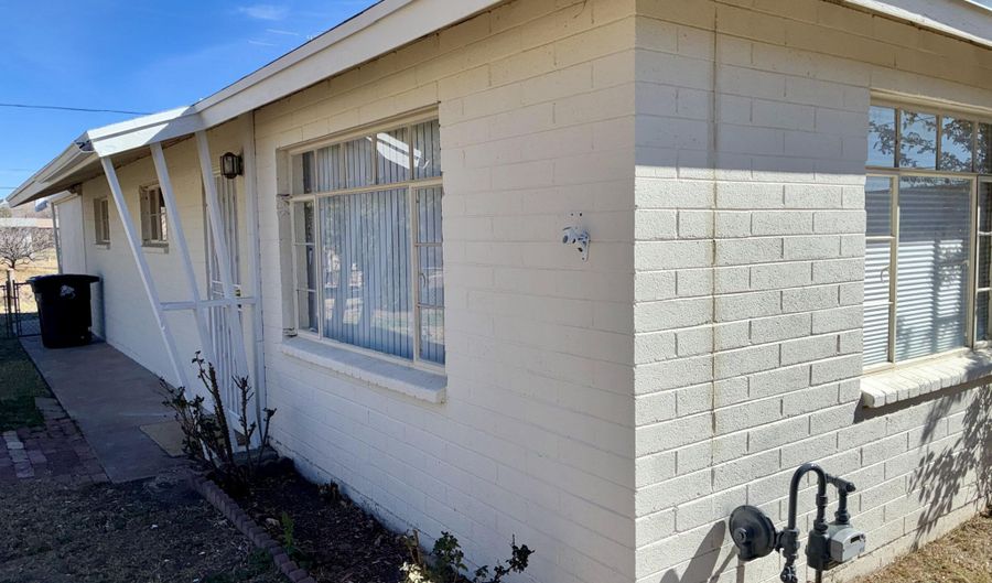 105 DOROTHY Dr, Bisbee, AZ 85603 - 3 Beds, 2 Bath
