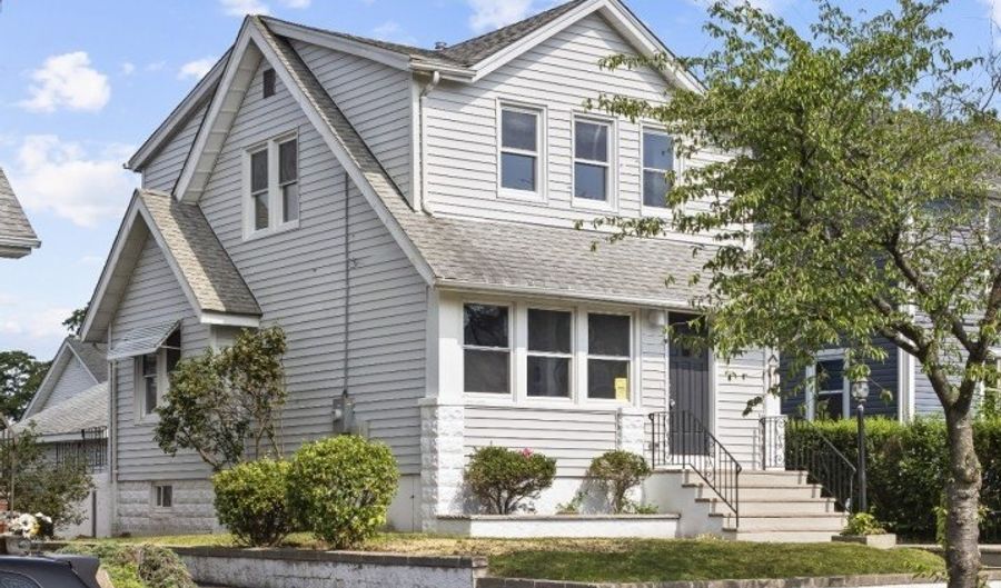 27 King Pl, Belleville, NJ 07109 - 3 Beds, 3 Bath