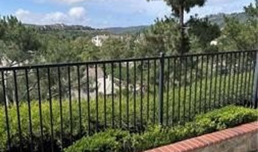 10 Greenborrow Ct, Aliso Viejo, CA 92656 - 3 Beds, 3 Bath