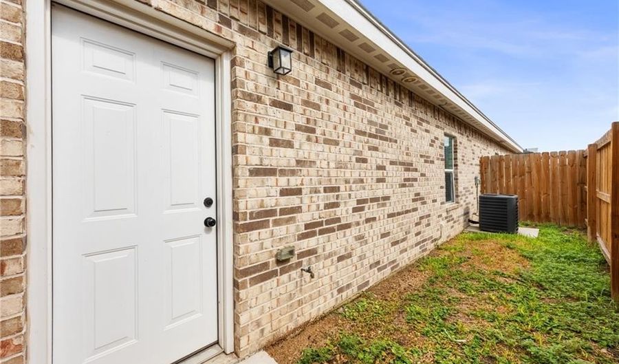 1000 Kohala Ave 4, Alton, TX 78573 - 2 Beds, 2 Bath