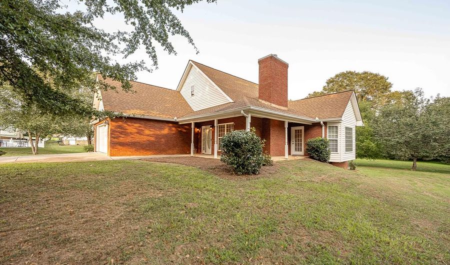 308 Plantation Walk, Carrollton, GA 30117 - 3 Beds, 2 Bath