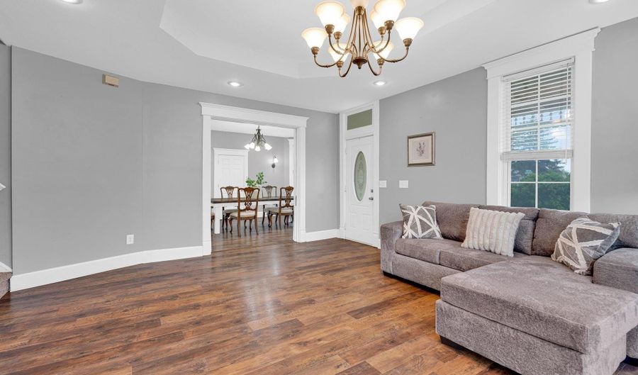 2303 Washington Ave, Bedford, IN 47421 - 3 Beds, 4 Bath