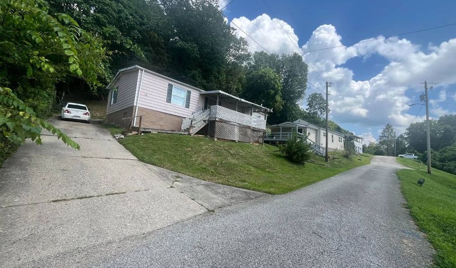 18 Rollens St, Bancroft, WV 26104 - 3 Beds, 2 Bath