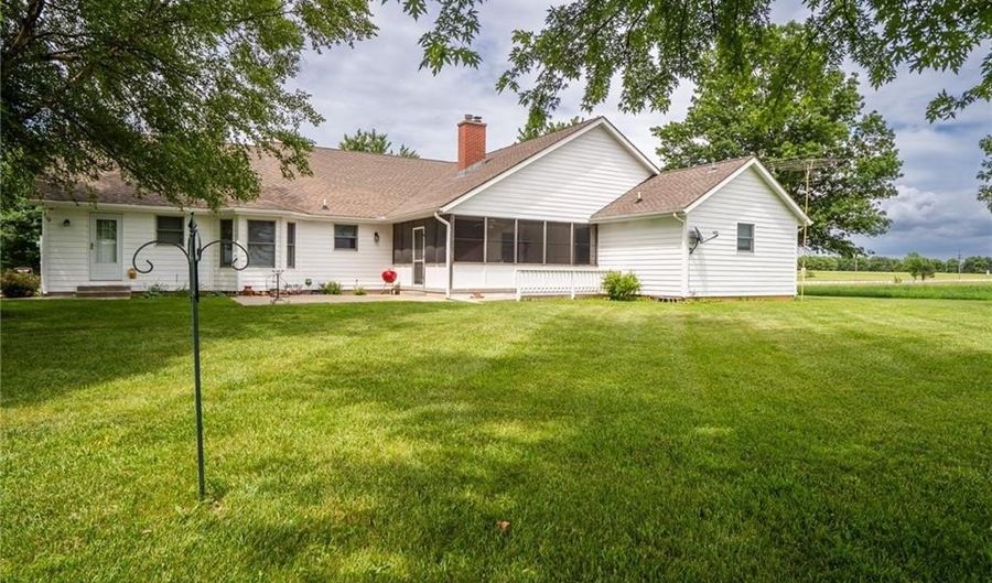 315 E High St, Baldwin City, KS 66006 - 3 Beds, 4 Bath