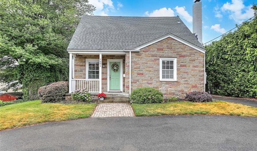 140 Lexington Ave, North Providence, RI 02904 - 3 Beds, 2 Bath