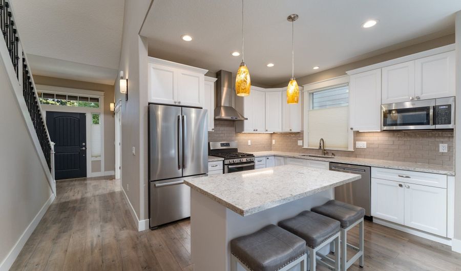 19216 SW MAGNOLIA Ln, Aloha, OR 97078 - 5 Beds, 3 Bath