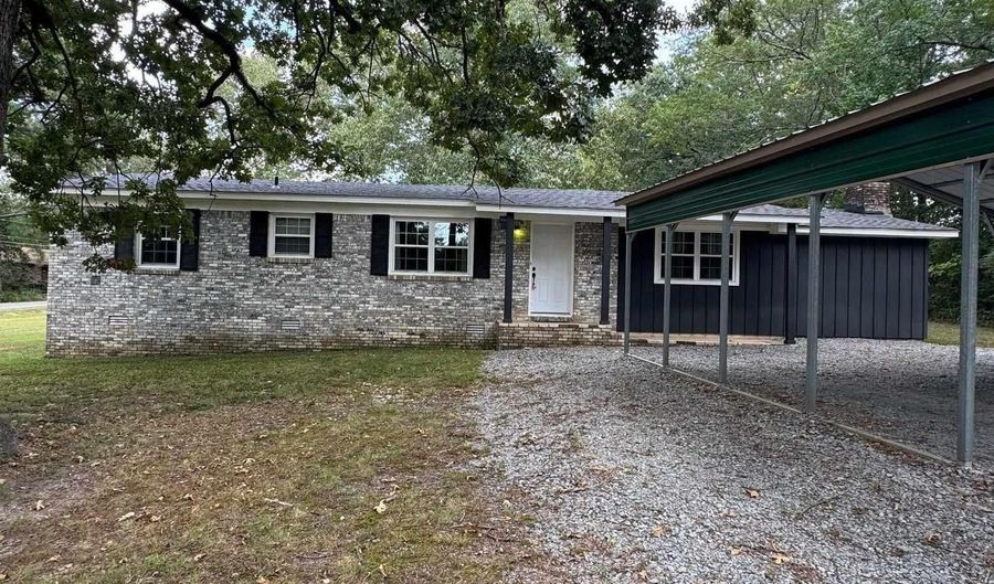 2608 Hurricane Lake Rd, Benton, AR 72019 - 3 Beds, 2 Bath