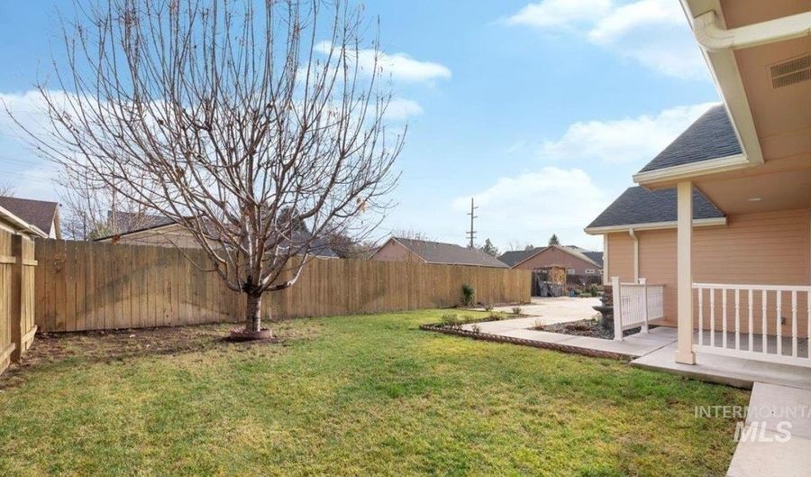 3889 N Maple Grove Rd, Boise, ID 83704 - 3 Beds, 2 Bath