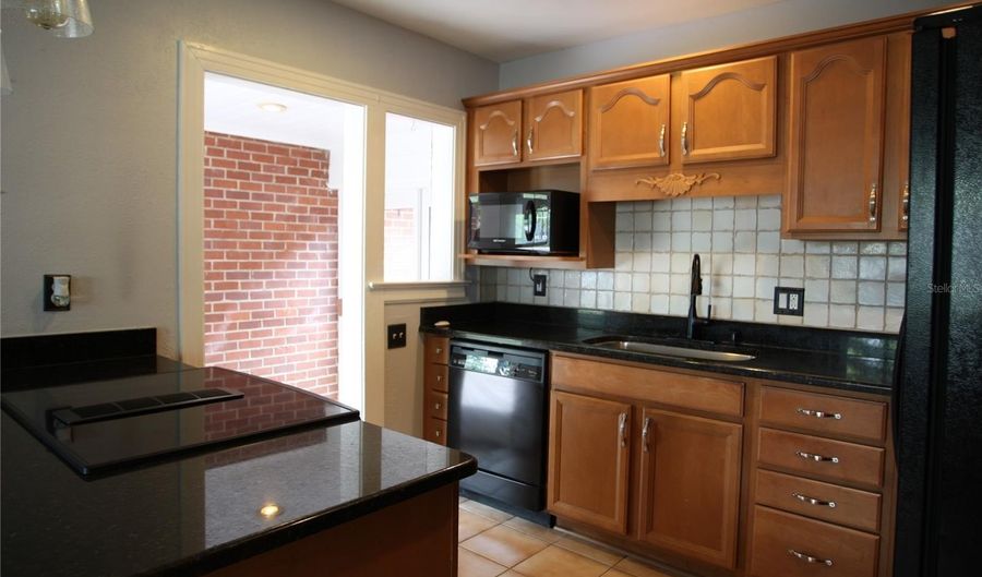 1326 W PRINCETON St, Orlando, FL 32804 - 2 Beds, 1 Bath
