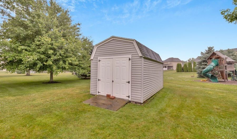 952 Three Rod Rd, Alden, NY 14004 - 3 Beds, 3 Bath