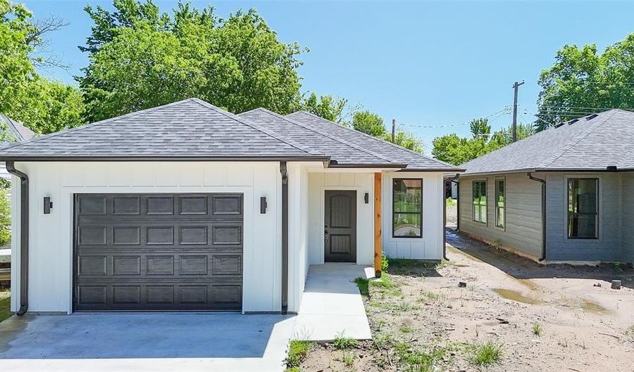 1106 S Stockton St, Ada, OK 74820 - 3 Beds, 2 Bath