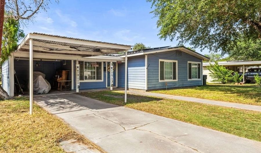 1011 Kleberg St, Alice, TX 78332 - 3 Beds, 2 Bath