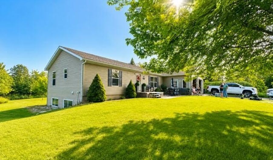 304 Partridge Ave, Alpena, MI 49707 - 4 Beds, 3 Bath