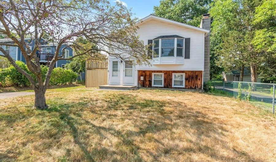 44 Cottage Grv, Burlington, VT 05408 - 4 Beds, 2 Bath