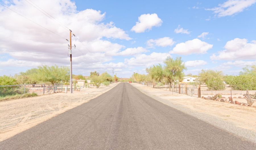 25388 Pendleton Way, Bouse, AZ 85325 - 4 Beds, 3 Bath