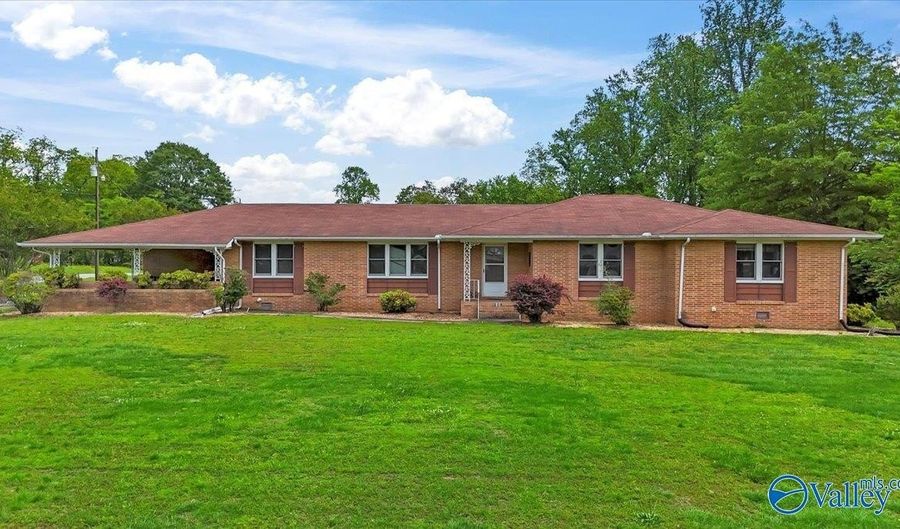 908 E Alabama Ave, Albertville, AL 35950 - 4 Beds, 2 Bath