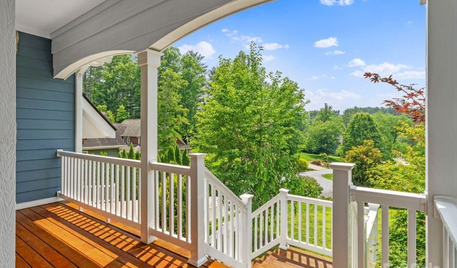 12 Broadmoor Dr, Arden, NC 28704 - 4 Beds, 5 Bath