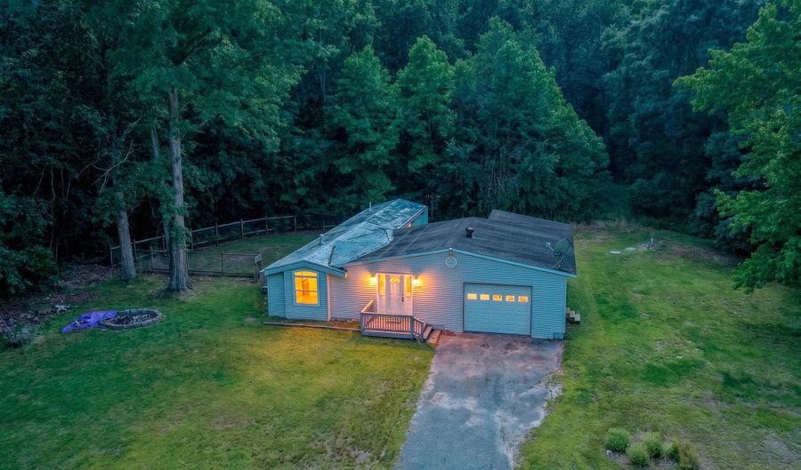2553 DOWNS CHAPEL Rd, Clayton, DE 19938 - 3 Beds, 2 Bath