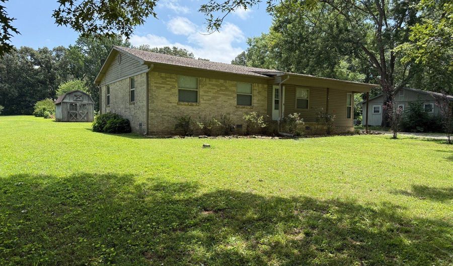 29 Mallory St, Batesville, AR 72501 - 2 Beds, 2 Bath