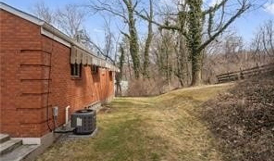 1935 Parkview Pl, Aliquippa, PA 15001 - 2 Beds, 1 Bath