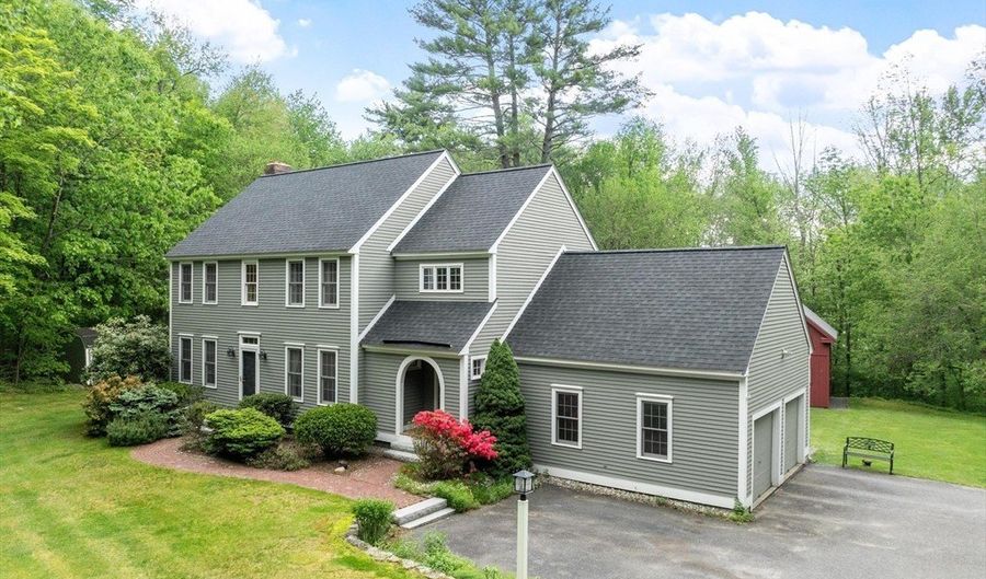 66 Woobly Rd, Bolton, MA 01740 - 4 Beds, 3 Bath