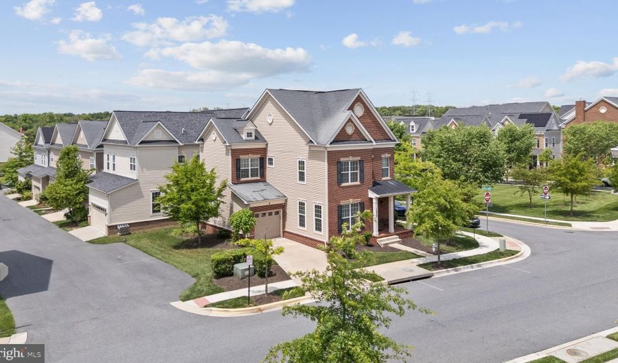 12620 RUSTIC ROCK Ln, Beltsville, MD 20705 - 4 Beds, 3 Bath