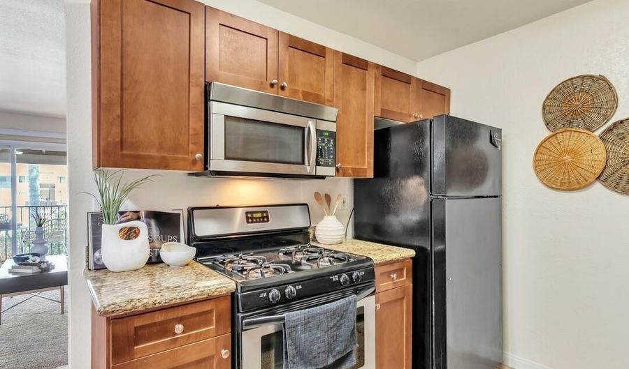 240 W Lincoln Ave 36, Escondido, CA 92026 - 2 Beds, 2 Bath