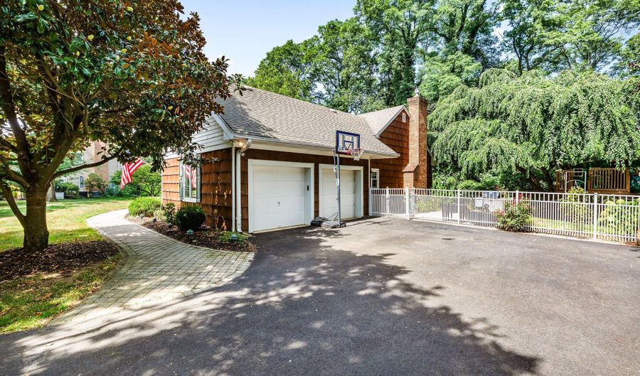 30 Packard Dr, Middletown, NJ 07748 - 3 Beds, 3 Bath