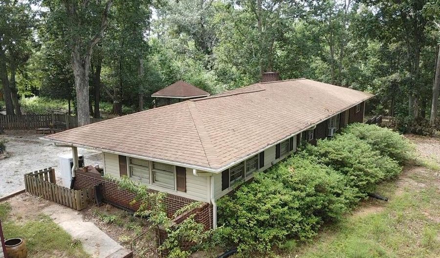 304 Cleveland Rd, Anderson, SC 29626 - 2 Beds, 2 Bath