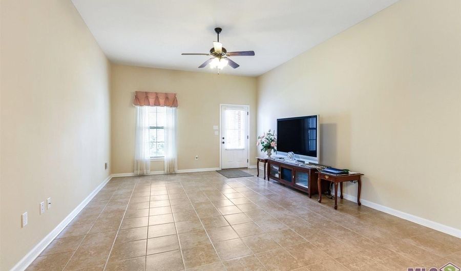 8604 Abertay Ave, Baton Rouge, LA 70820 - 3 Beds, 2 Bath